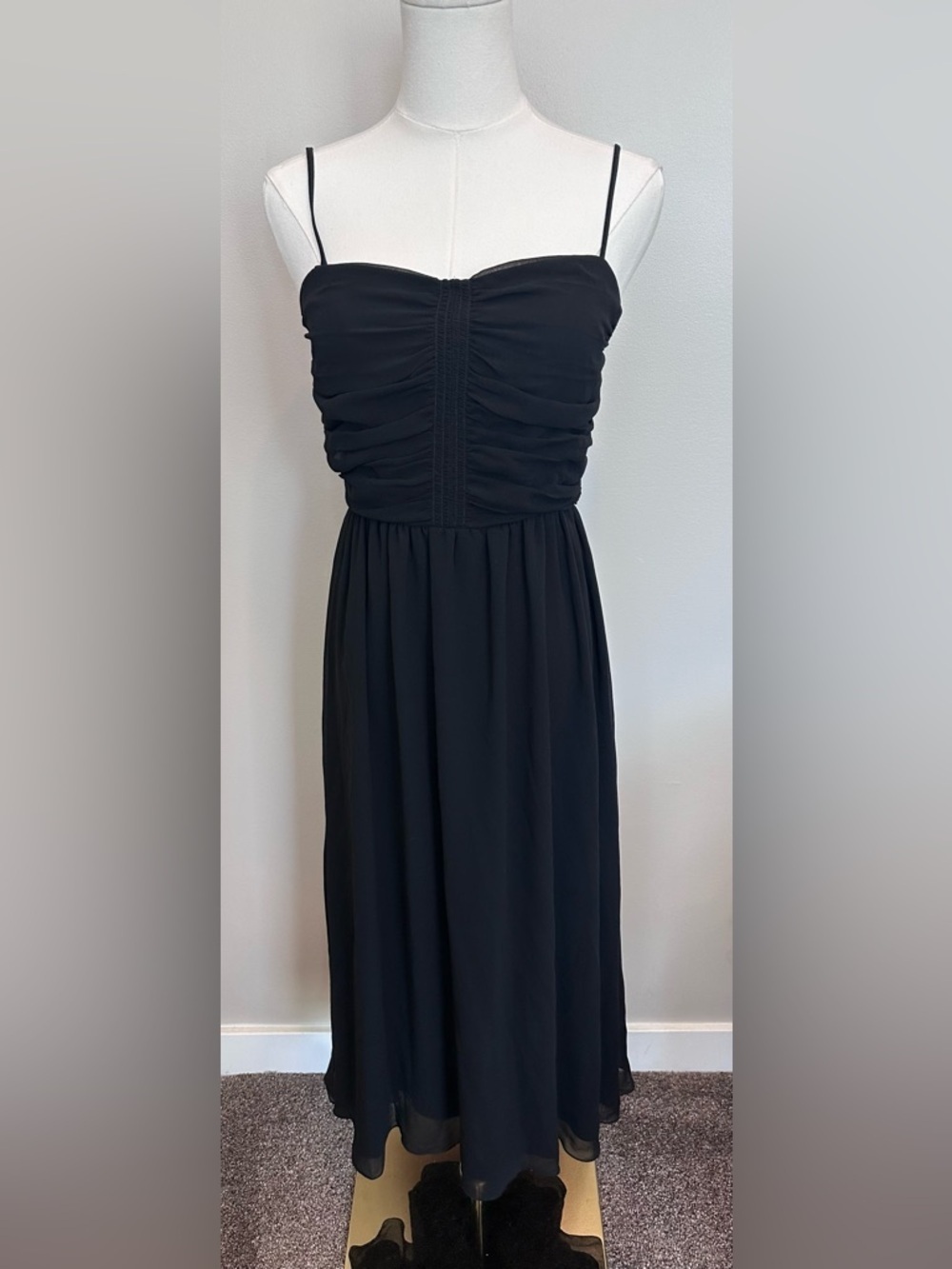 NWT Aritzia Wilfred Black Ruched Bust Midi Dress Size 4 Minimalist Chic Cocktail